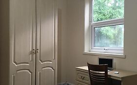 Single Bedroom With Working Space And Double Bed In Renovated House Close To The Center